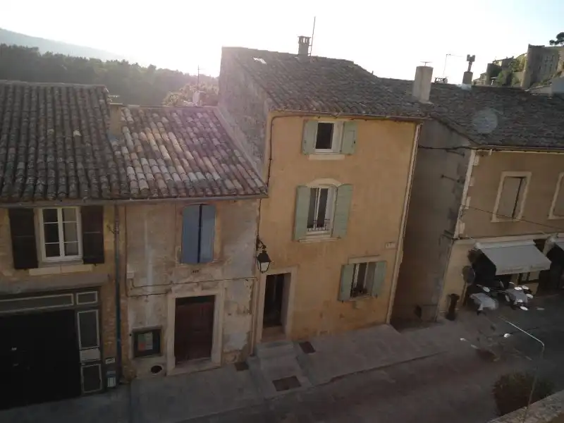 Rénovation d’une maison de village réalisée par un artisan maçon à Ménerbes
